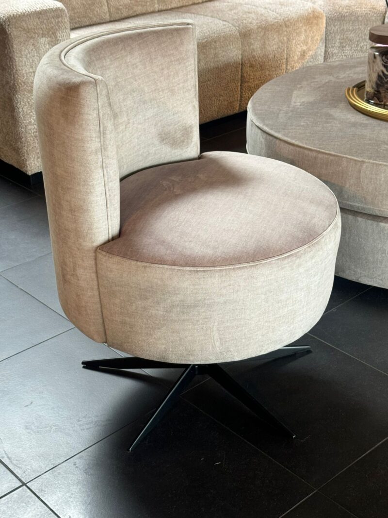 Garage Sale Chiraro Interiors Draaifauteuil nu voor 850 euro