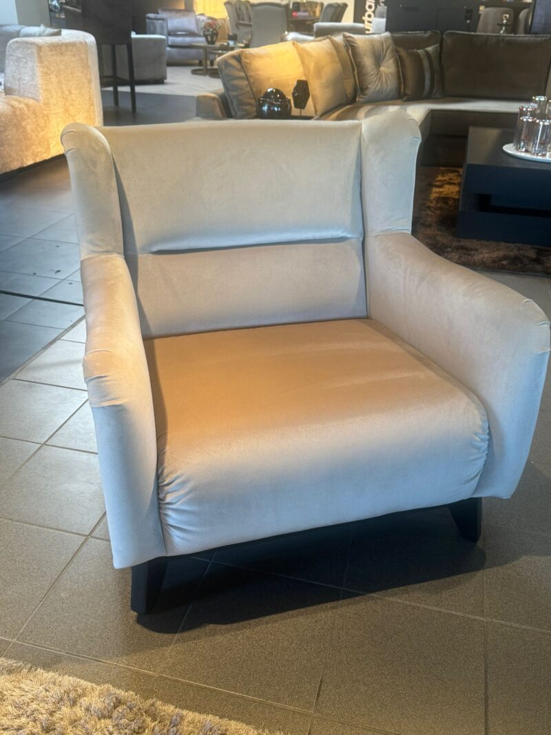 Garage Sale UrbanSofa Memphis fauteuil nu voor 550 euro