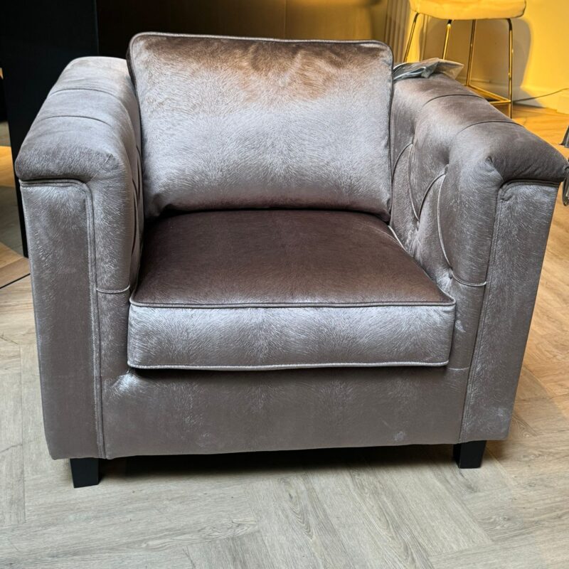 Garage Sale UrbanSofa Fauteuil nu voor 450 euro