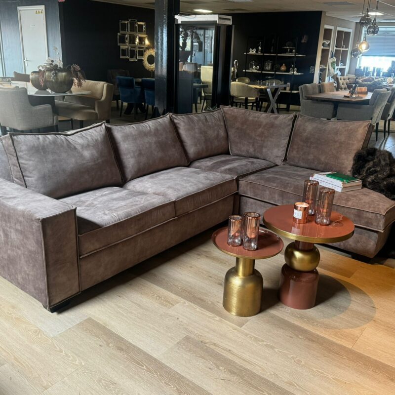 Garage Sale UrbanSofa Merano Bank nu voor 1900 euro