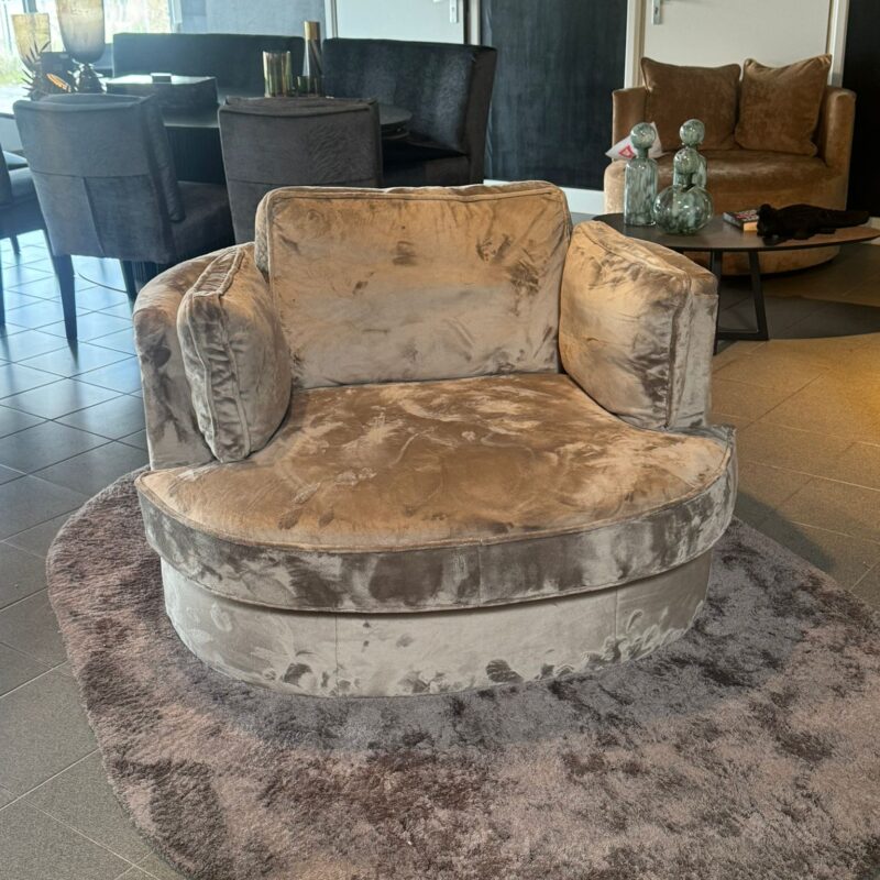 Garage Sale UrbanSofa Rosa fauteuil nu voor 750 euro