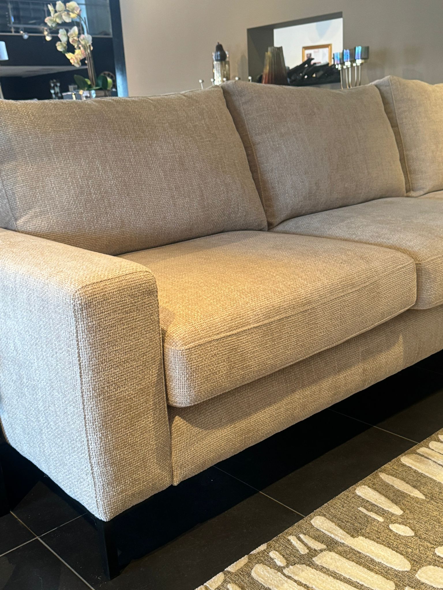 Garage Sale UrbanSofa Tommy Bank nu voor 1800 euro